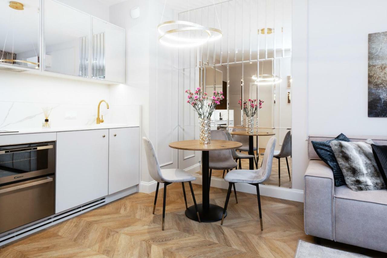 Mennica Residence Apartments By Renters Prestige Warsaw Exterior photo